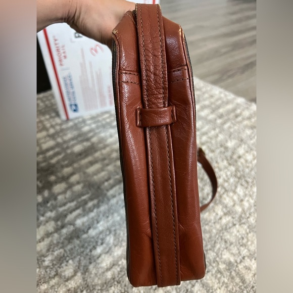 LV Crossbody - Picture 13 of 16